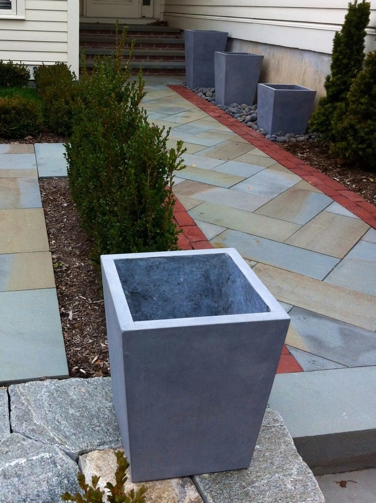 Burlington Townhouse Entry Garden by Church Hill Landscapes, Inc. - Photo 2