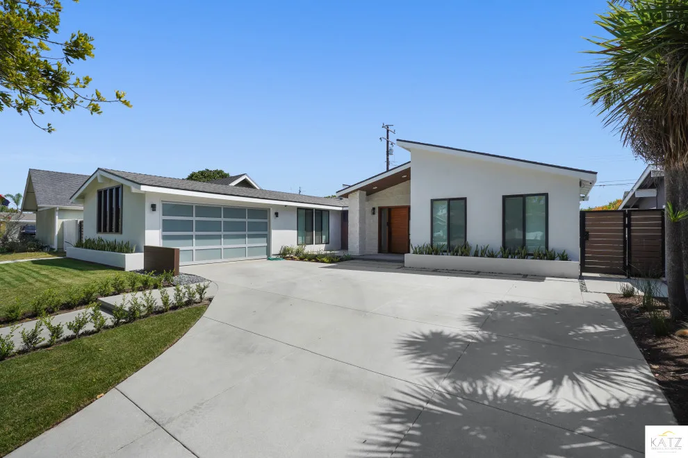 Rossmoor Home Renovation and Expansion by Katz Design & Builders Inc. - Photo 3