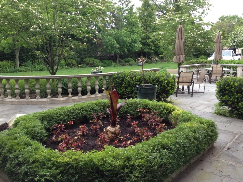 Seasonal Color by City & Estate Gardener - Photo 33