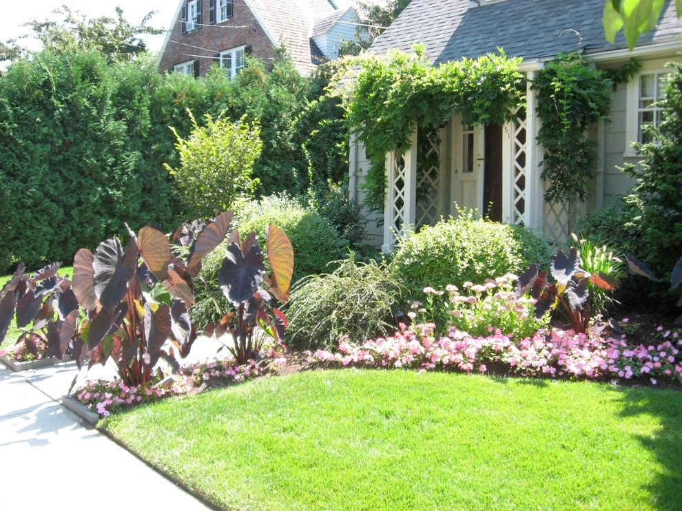 Seasonal Color by City & Estate Gardener - Photo 49