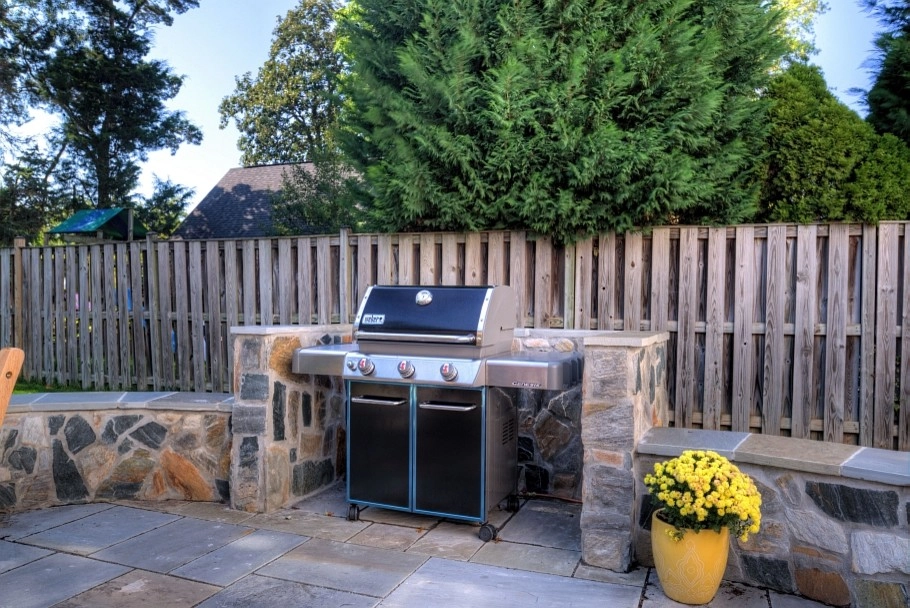 Outdoor kitchen and flagstone patio by Classic Stonescaping & Gardens - Photo 2