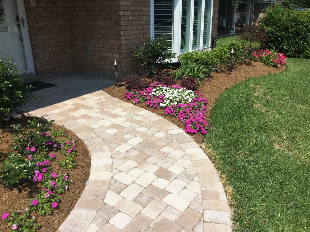 Small landscape re-design, installation and pavers by Clean Cut Landscape Co - Photo 3