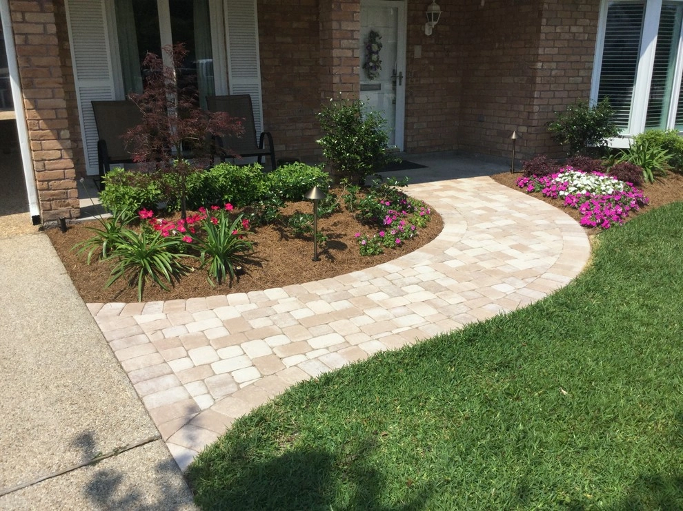 Small landscape re-design, installation and pavers by Clean Cut Landscape Co - Photo 4