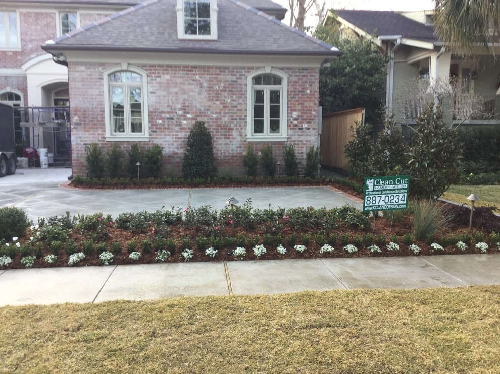 Old Metairie Design / Installation by Clean Cut Landscape Co - Photo 2