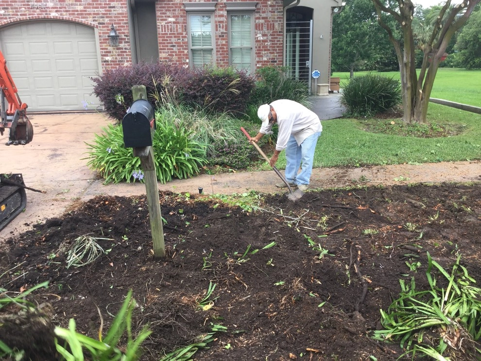 Metairie landscape design and installation by Clean Cut Landscape Co - Photo 7