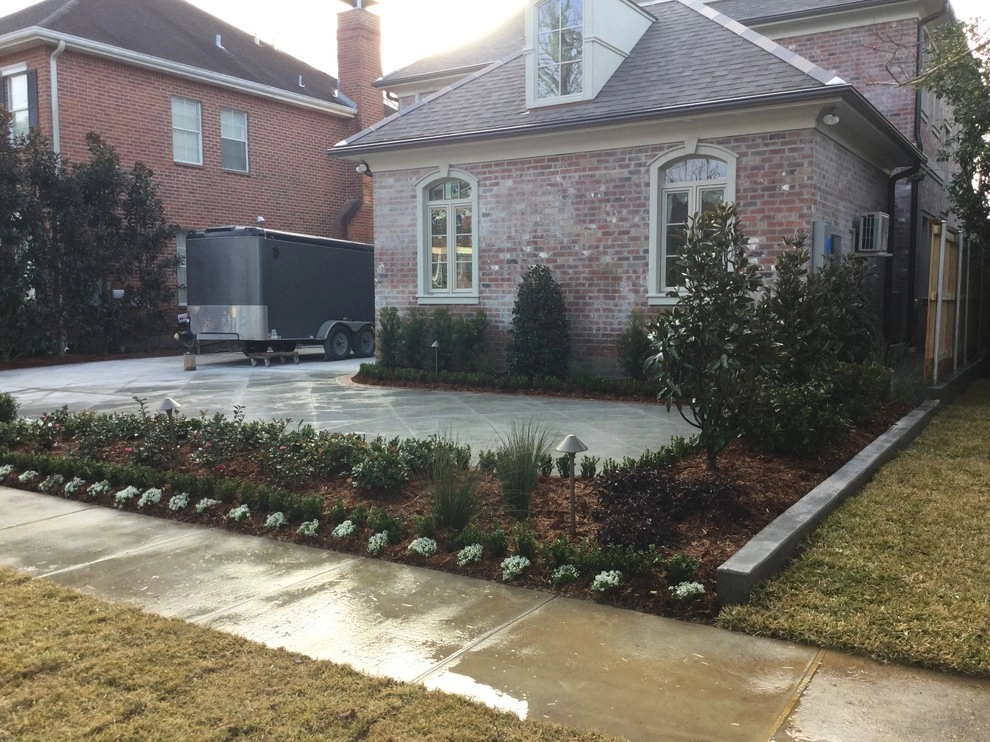 Old Metairie Design / Installation by Clean Cut Landscape Co - Photo 3