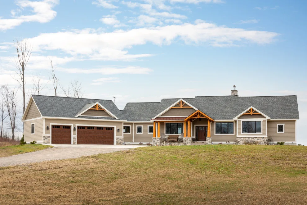 Hilltop Home by CMB Construction - Photo 8