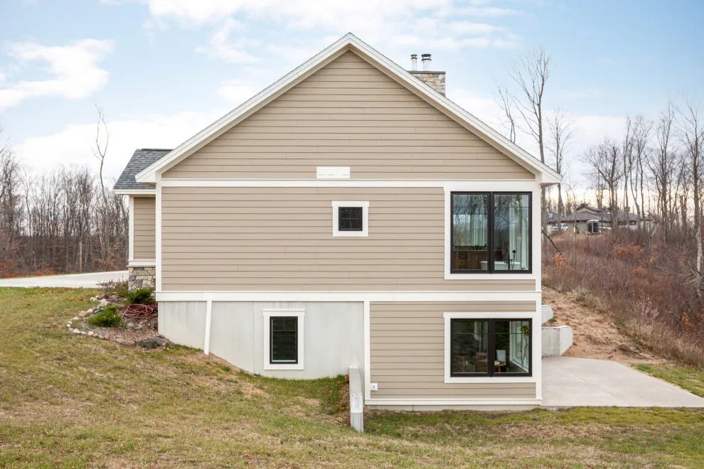 Hilltop Home by CMB Construction - Photo 31