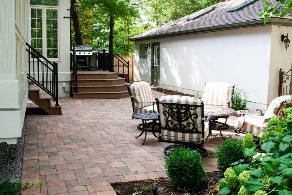 Hyde Park Outdoor Decks and Patios by Handy Home Guys - Photo 10