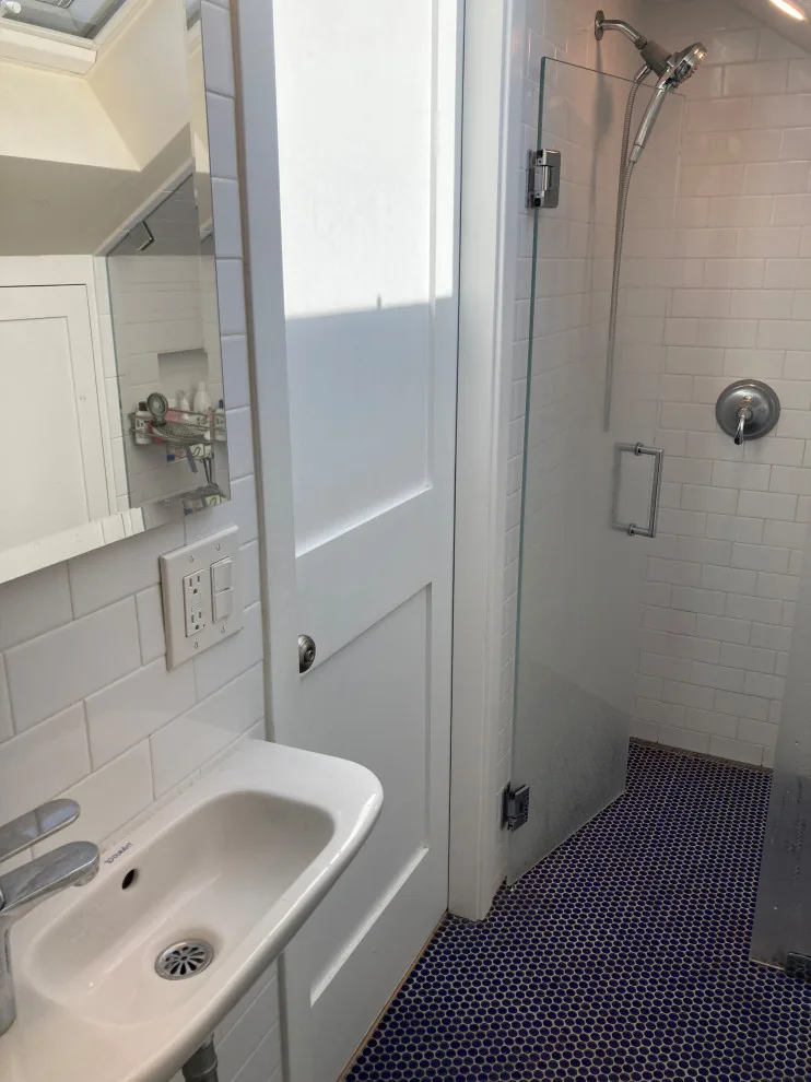 JP Spa by Peter Buzzelle Custom Carpentry Inc. - Photo 2