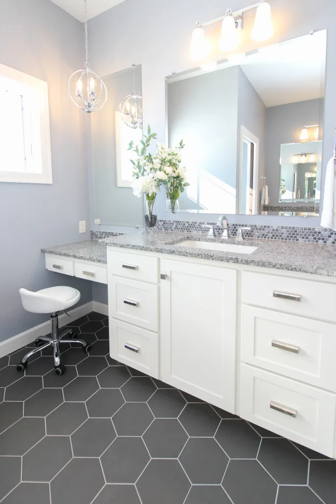 Classic Home Design by H.J. Martin And Son - Photo 7