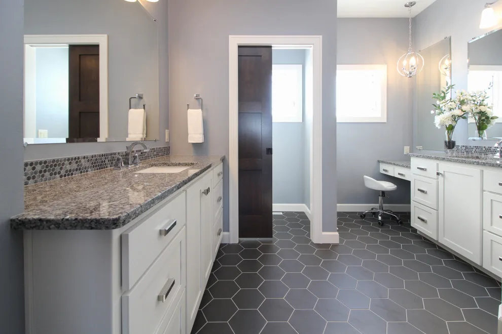 Classic Home Design by H.J. Martin And Son - Photo 4