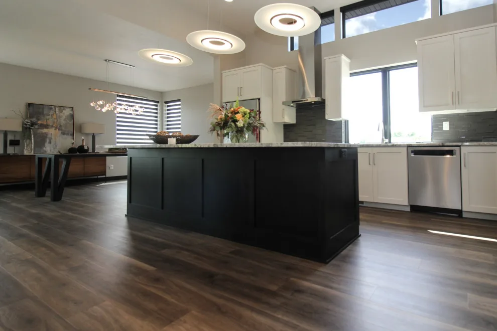 Elegant and Contemporary Residence by H.J. Martin And Son - Photo 2