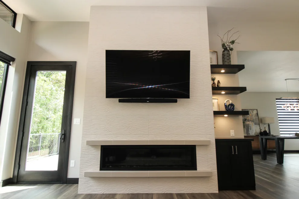 Elegant and Contemporary Residence by H.J. Martin And Son - Photo 6