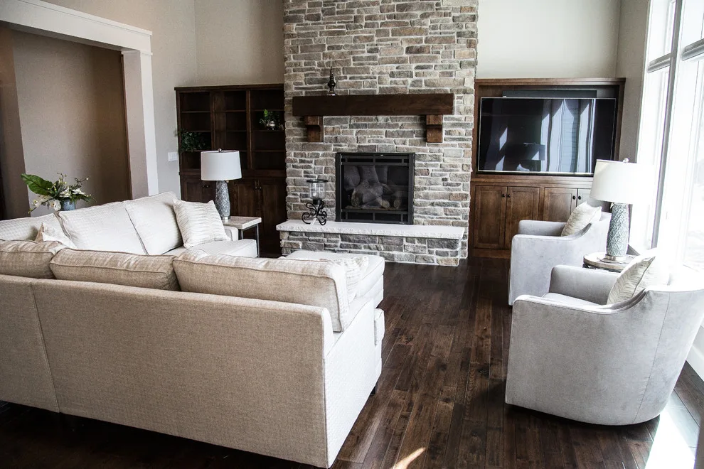 Chic and Cozy Contemporary Residence by H.J. Martin And Son - Photo 4