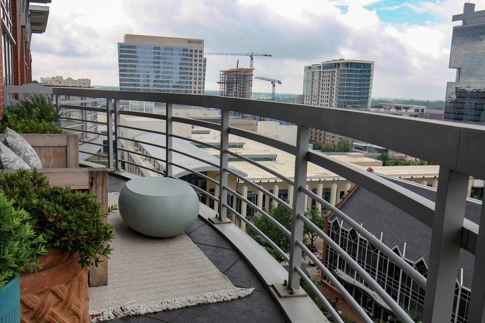 HIGH RISE PATIO GARDEN by Coogan's Design Build - Photo 19