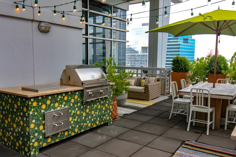 HIGH RISE PATIO GARDEN by Coogan's Design Build - Photo 8