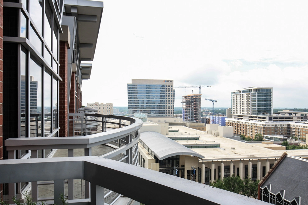 HIGH RISE PATIO GARDEN by Coogan's Design Build - Photo 21