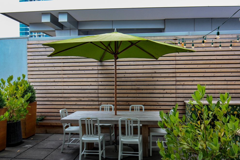 HIGH RISE PATIO GARDEN by Coogan's Design Build - Photo 11