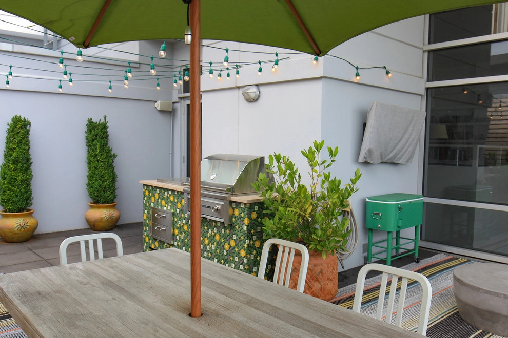HIGH RISE PATIO GARDEN by Coogan's Design Build - Photo 16