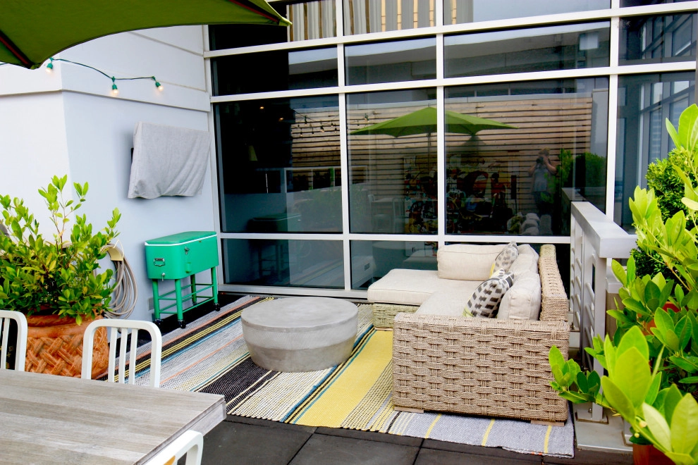 HIGH RISE PATIO GARDEN by Coogan's Design Build - Photo 3