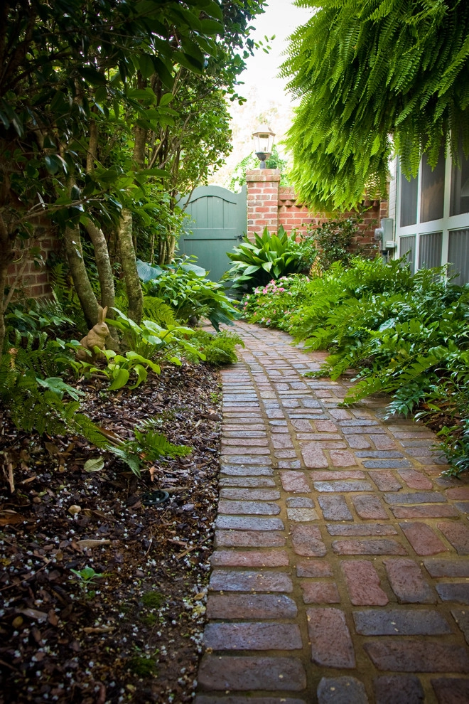 MYERS PARK CHARLESTON COURTYARD by Coogan's Design Build - Photo 9
