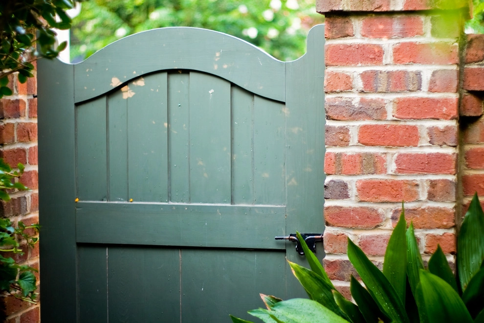 MYERS PARK CHARLESTON COURTYARD by Coogan's Design Build - Photo 15