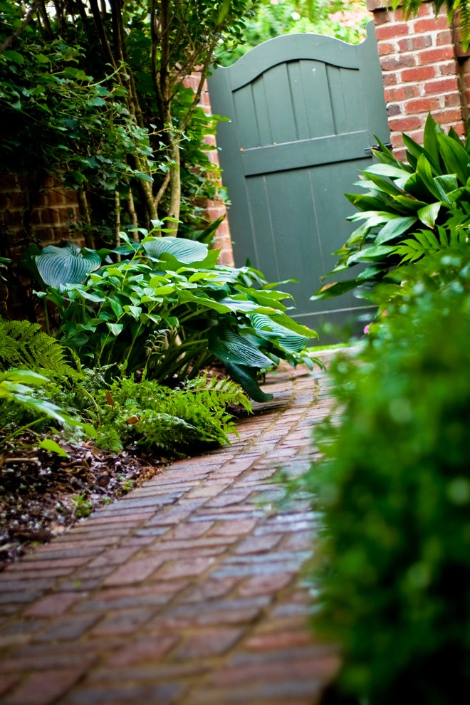 MYERS PARK CHARLESTON COURTYARD by Coogan's Design Build - Photo 16