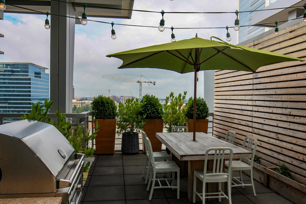 HIGH RISE PATIO GARDEN by Coogan's Design Build - Photo 13