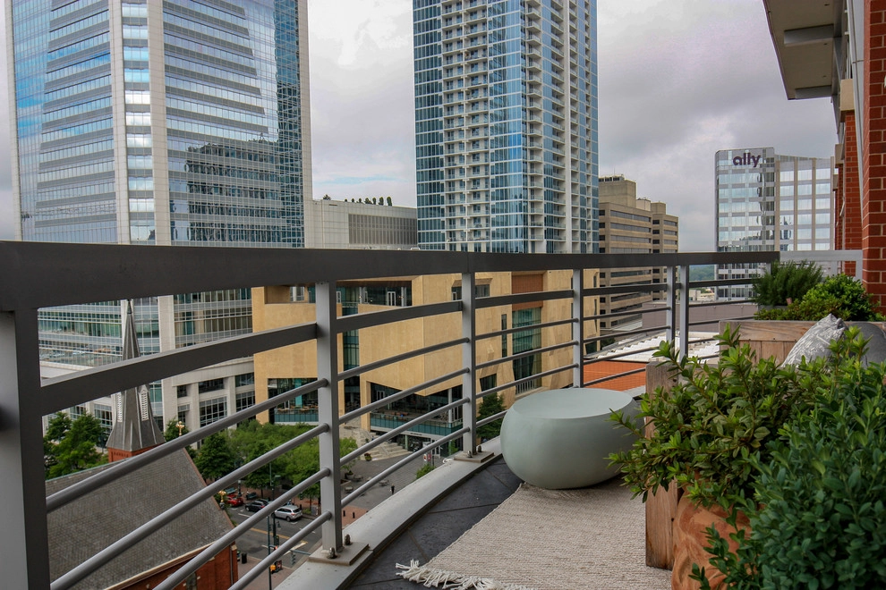 HIGH RISE PATIO GARDEN by Coogan's Design Build - Photo 15