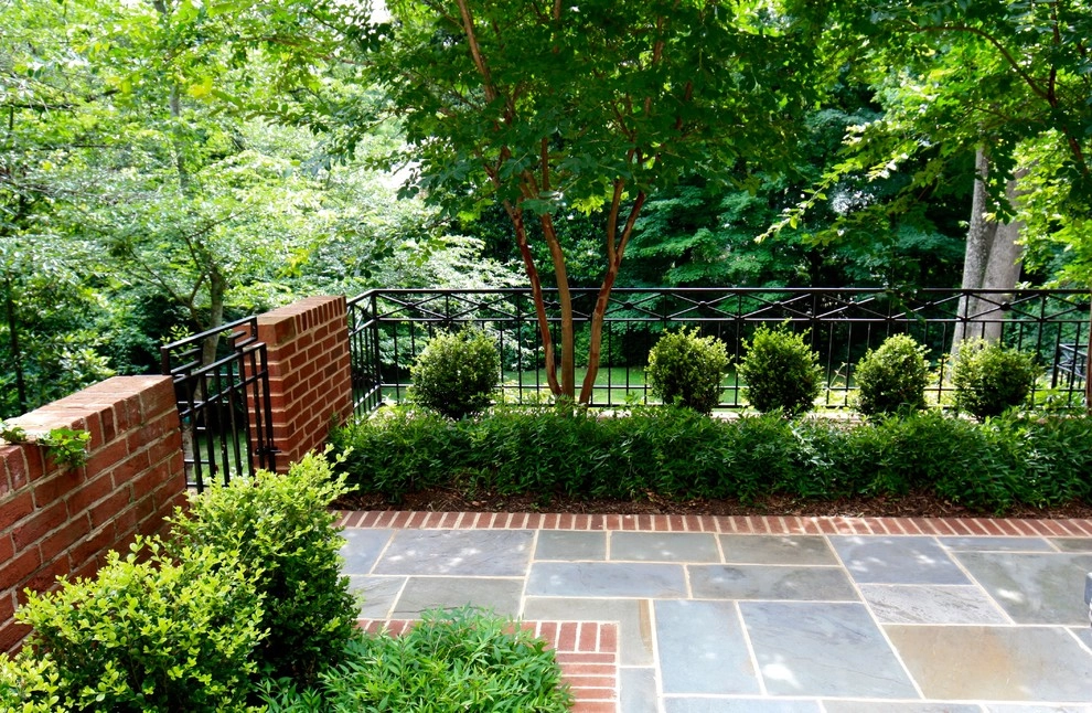 CHARMING SOUTHERN COURTYARD by Coogan's Design Build - Photo 8