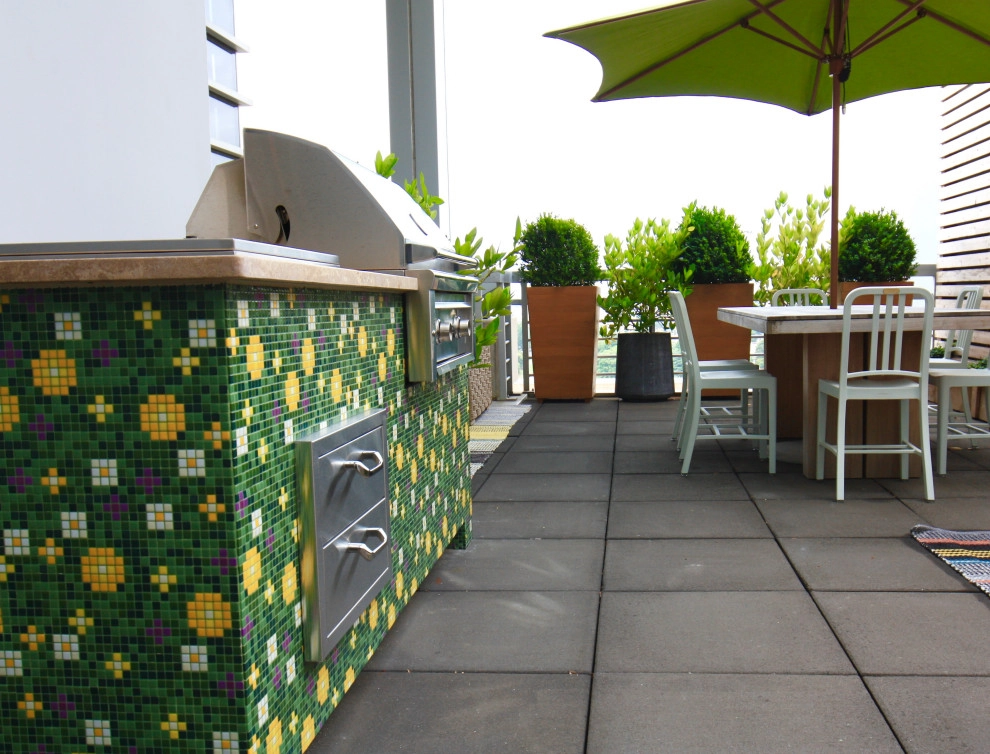 HIGH RISE PATIO GARDEN by Coogan's Design Build - Photo 9