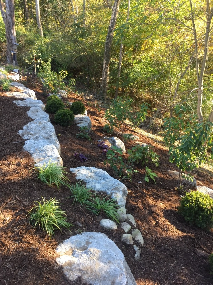 Signature Dr Hillside by Country Club Landscaping - Photo 3