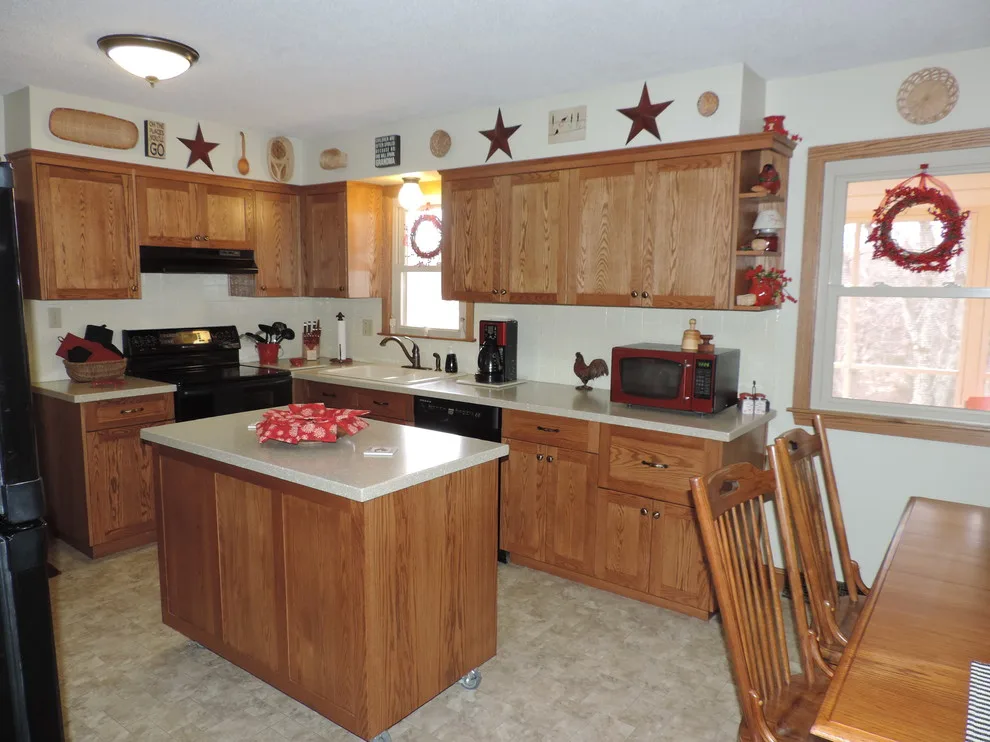 Unusual renovation by Decker Cabinets - Photo 5