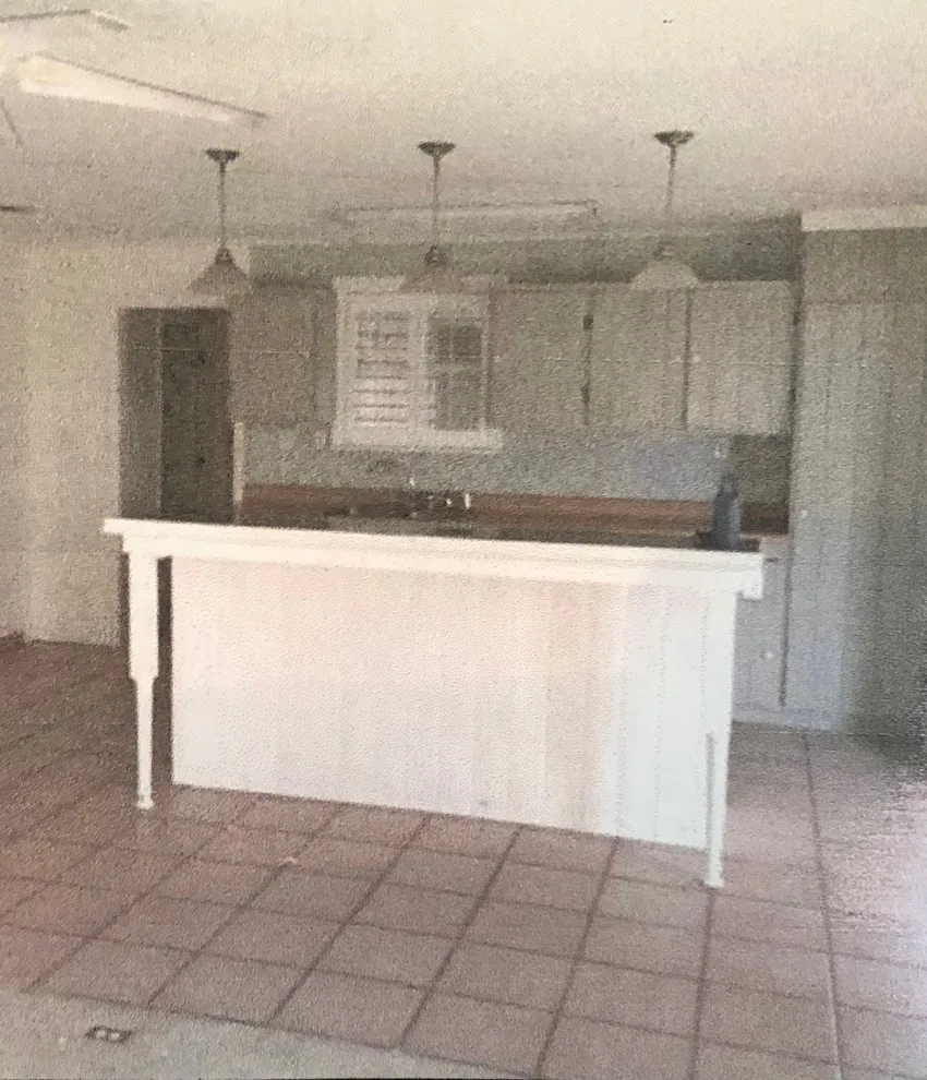 Cabs And Counters - Photo 10