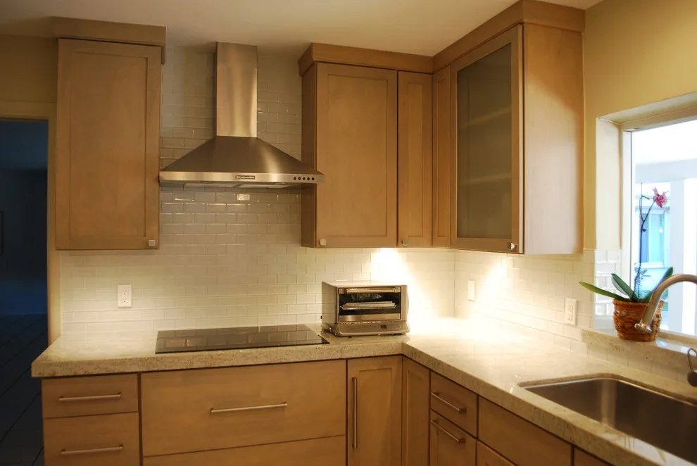 Modern Pinecrest Kitchen by Eleet Fine American Cabinetry - Photo 3