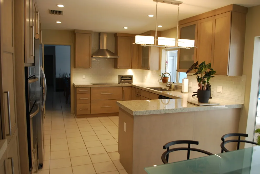 Modern Pinecrest Kitchen by Eleet Fine American Cabinetry - Photo 4