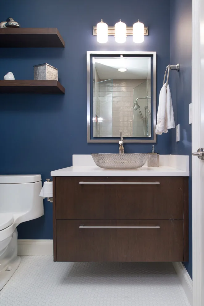 Plaza Condo Renovation 2 by Kitchen Studio: Kansas City - Photo 9