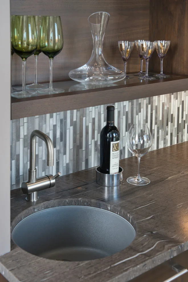 Plaza Condo Renovation 2 by Kitchen Studio: Kansas City - Photo 4