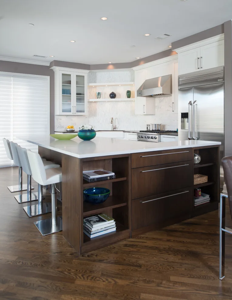 Plaza Condo Renovation 2 by Kitchen Studio: Kansas City - Photo 10