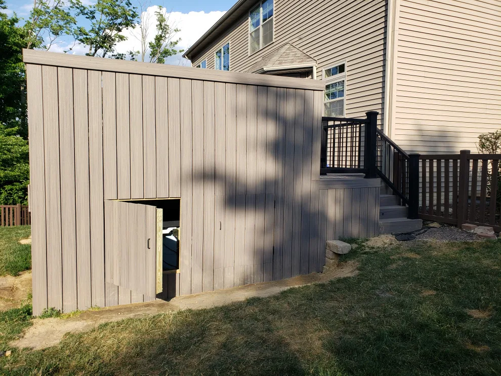 Deck by the Poolside by Peoria Tile And Carpenters - Photo 4