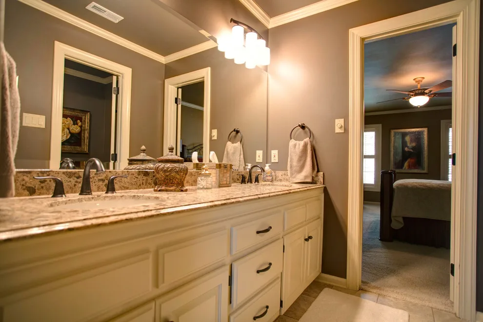 Portland Guest Bathroom by Leigh Lusk Interiors - Photo 4
