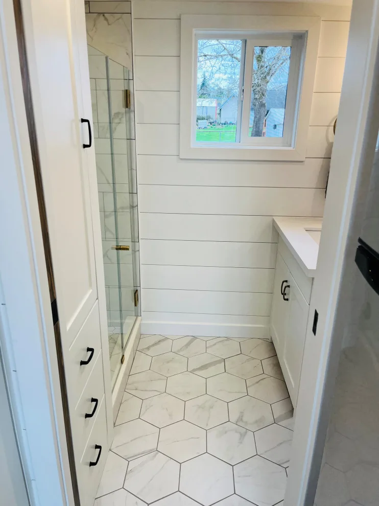 Portland Compact Dwelling by Straight Line Design And Remodeling - Photo 27