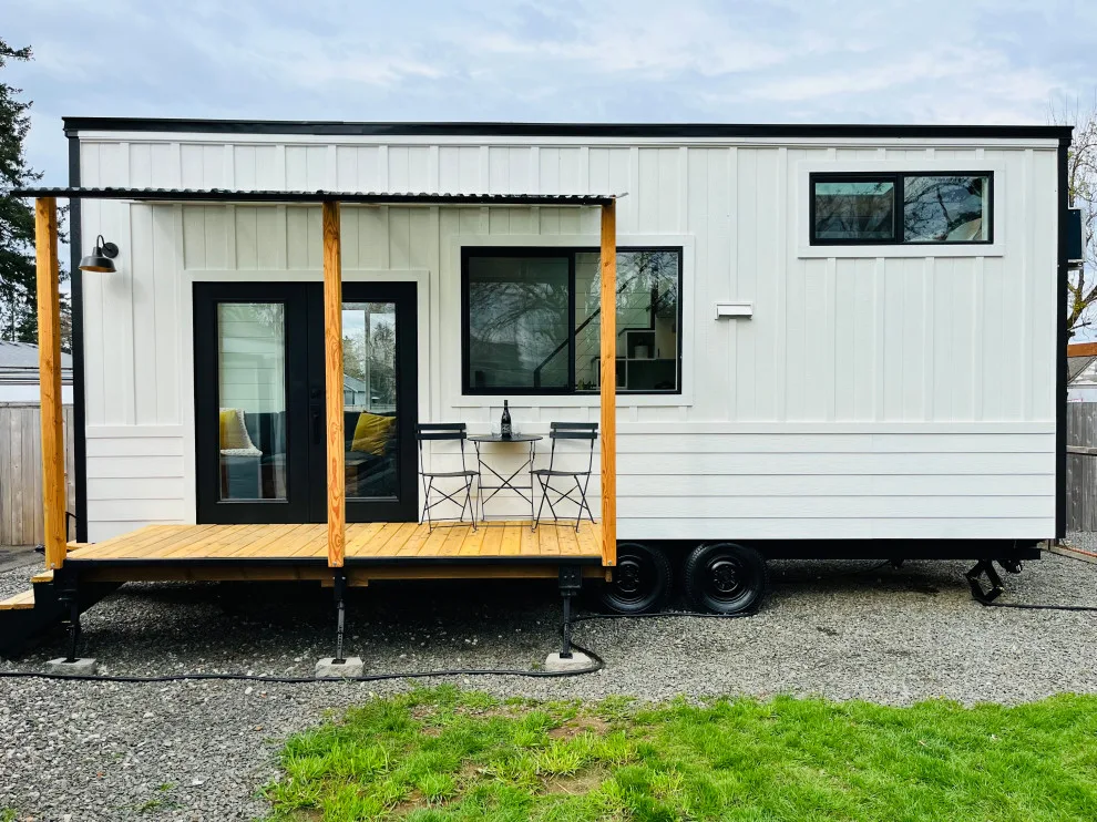 Portland Compact Dwelling by Straight Line Design And Remodeling - Photo 20