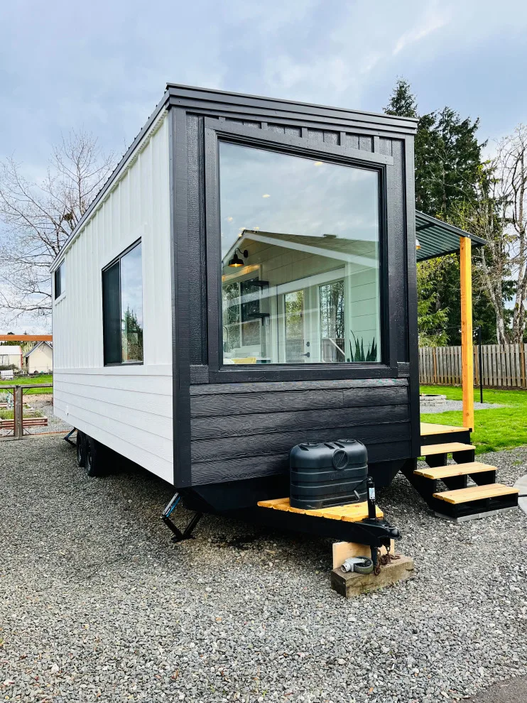 Portland Compact Dwelling by Straight Line Design And Remodeling - Photo 15