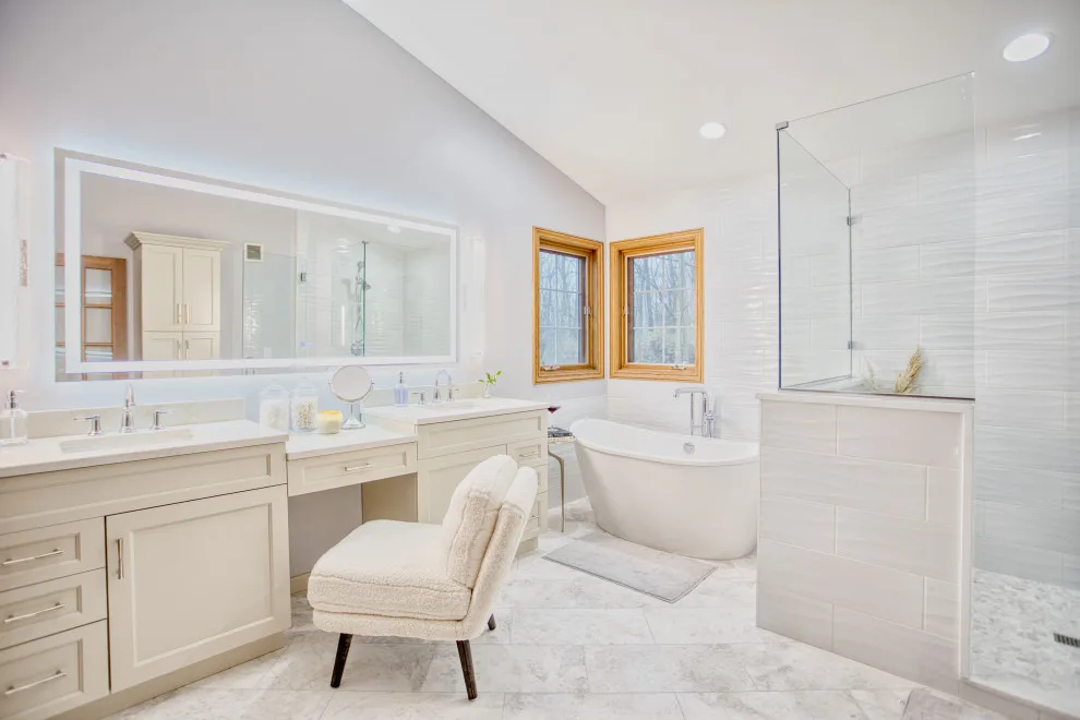 Primilia Drive Main Bathroom by Anna Kennedy With MBS Interiors - Photo 2