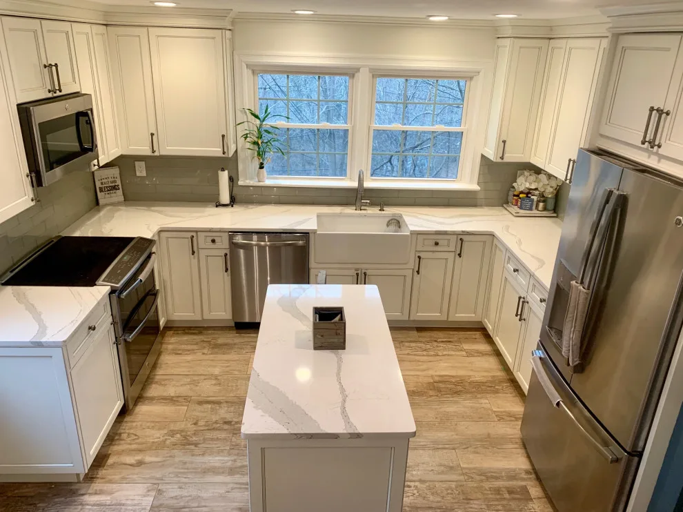 Fantastic Transitional Kitchen by K & M Flooring-Renovations Inc. - Photo 4