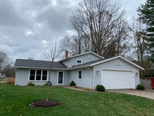 Medina Exteriors & Remodeling - Photo 4