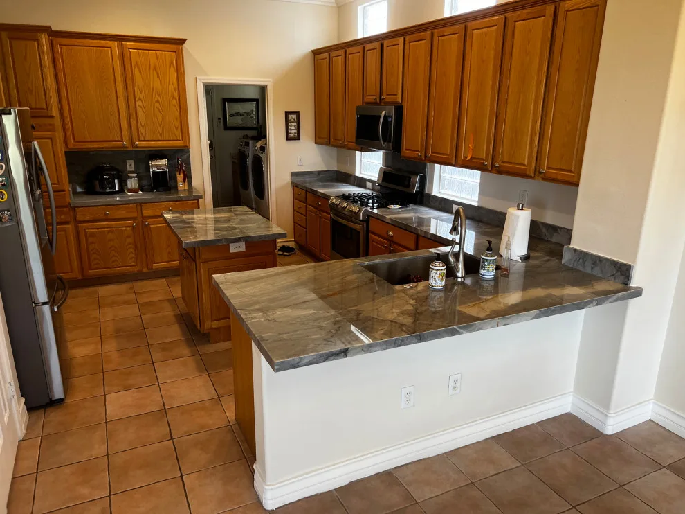 Quartz Counter Surfaces by HomRem LLC - Photo 16