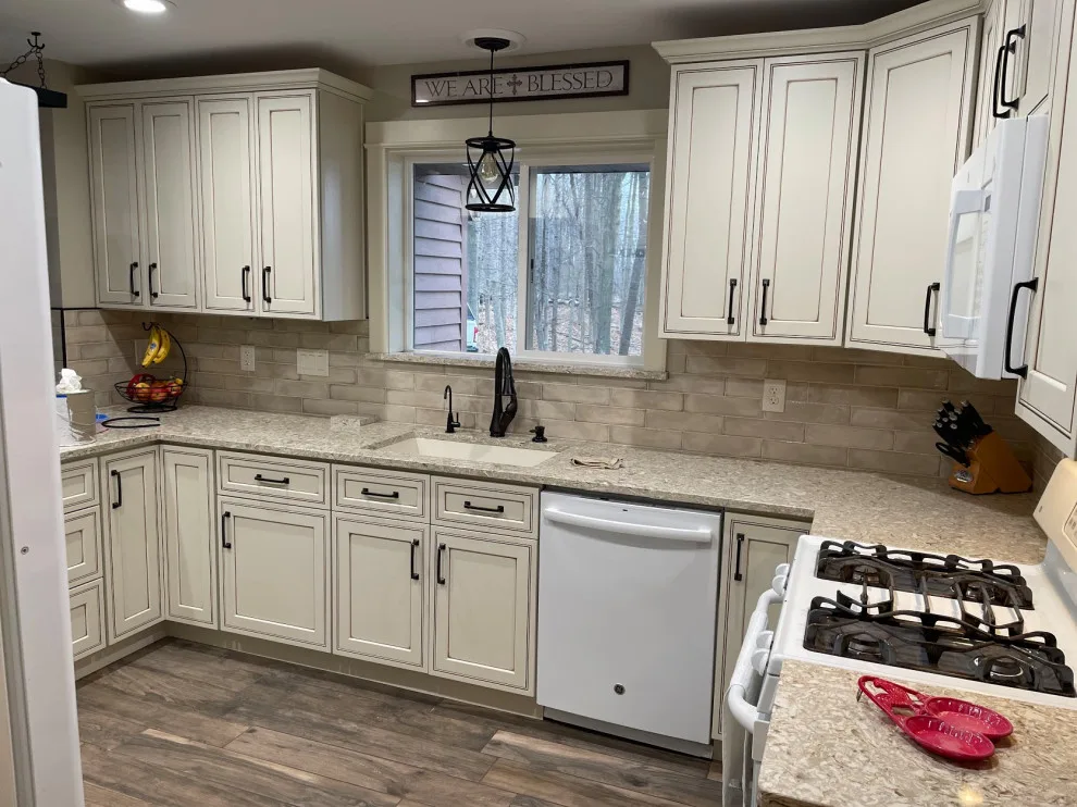 Modern Kitchens by ME Design by ME DESIGN And Construction - Photo 12
